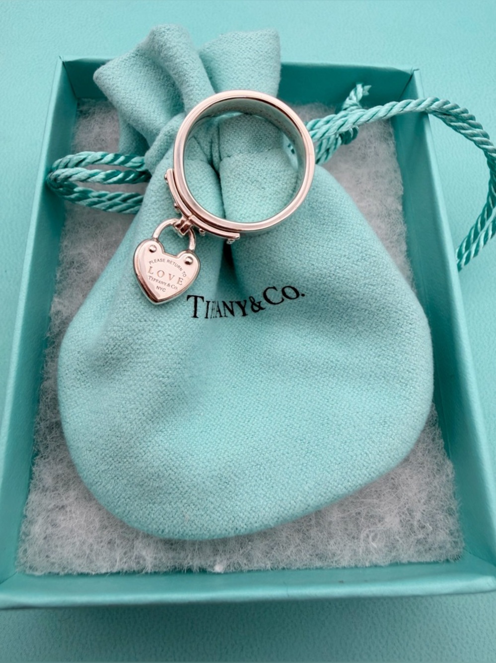 Tiffany & Co size 8.25 Return to Love rtt lock dangle ring - Picture 2 of 12